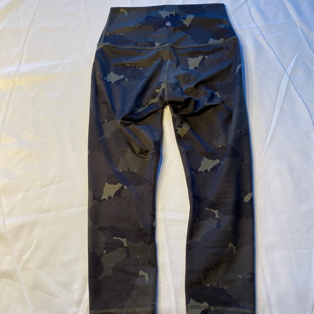 Wunder Under LULULEMON *discontinued* CAMO